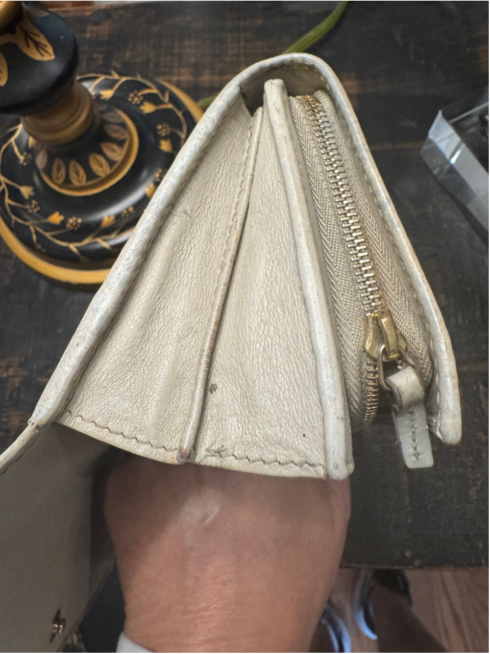 Gucci Guccissima Heart Light Gray Logo Wallet - Picture 6 of 9